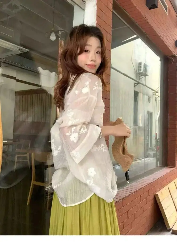 “天絲刺繡襯衫”美絕了，誰穿誰仙氣爆棚！