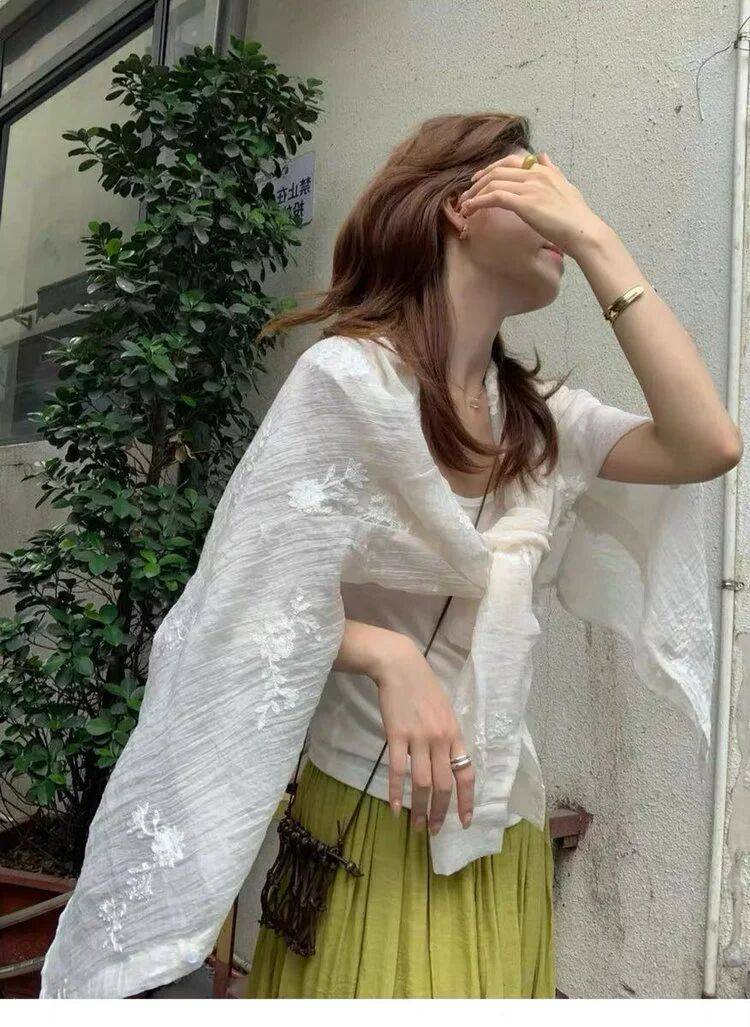 “天絲刺繡襯衫”美絕了，誰穿誰仙氣爆棚！