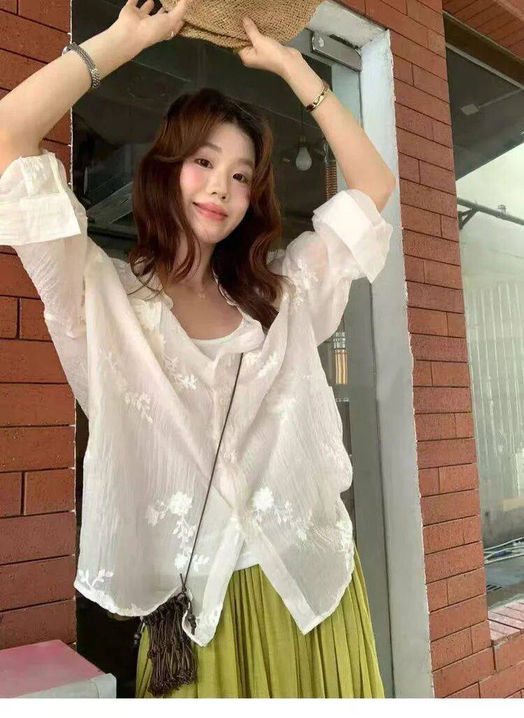 “天絲刺繡襯衫”美絕了，誰穿誰仙氣爆棚！