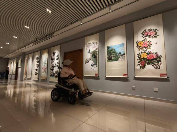 觀展｜“丹青溢彩耀東城”東城區群眾美術書法作品展開幕