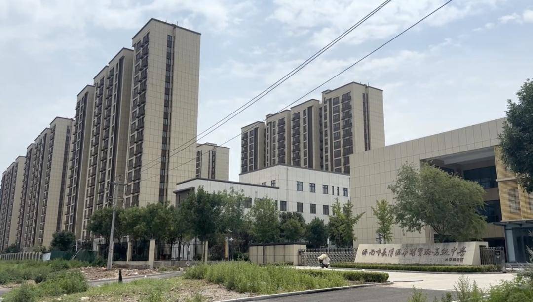 濟南一民辦高中被質疑佔用小學校址 教育局：臨時租賃，資質已辦齊