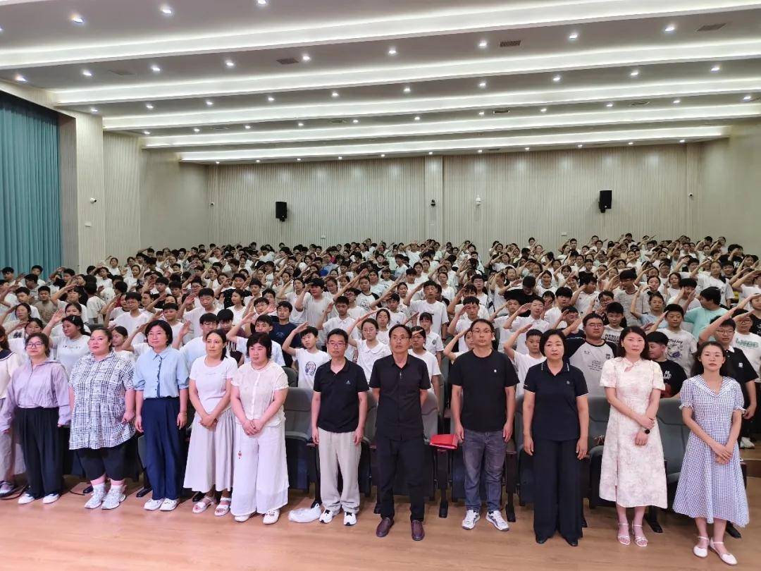 原創汝南縣第六小學：梔子花開送學子，少年啟航赴新程