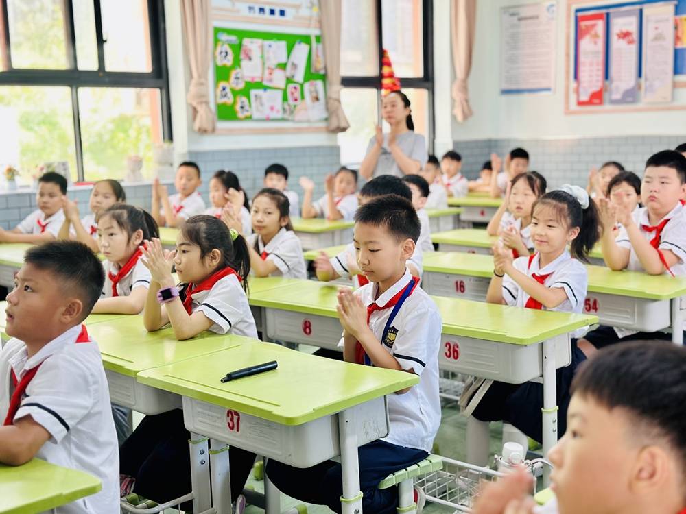 榮譽證書見證少年成長，祥雲路小學散學典禮點亮學子繽紛暑假