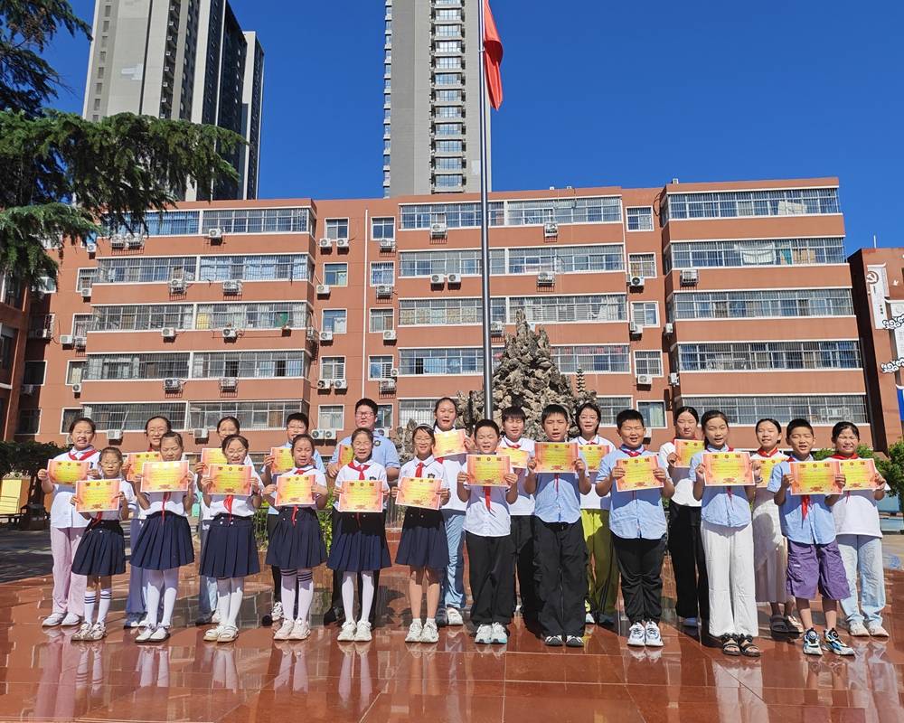 榮譽證書見證少年成長，祥雲路小學散學典禮點亮學子繽紛暑假