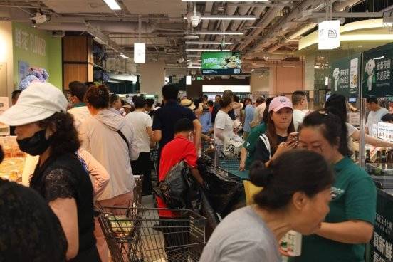 京東七鮮超市河東首店開業，AI美食與雲南鮮菌成爆款
