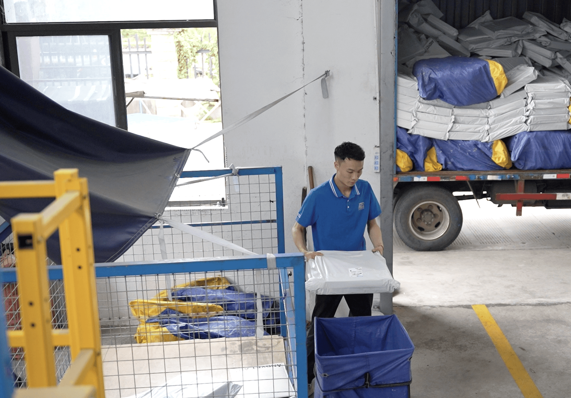 新華鮮報｜連通大市場 快遞“小包裹”超千億件