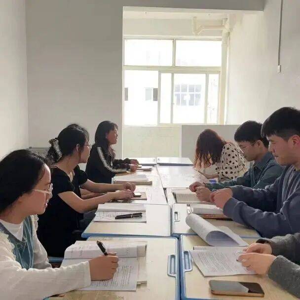 送教交流促成長 校際攜手共提升——尋烏中學赴定南二中開展送教交流活動
