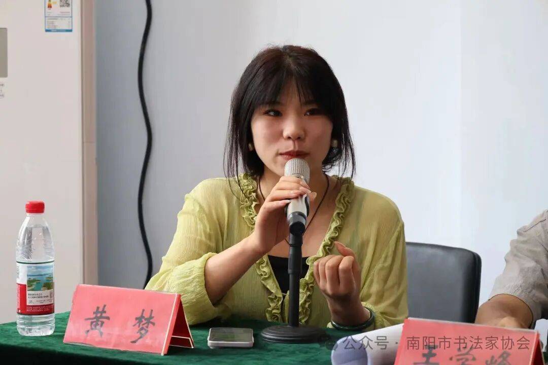河南第七屆篆刻展南陽點評暨書協週六書法公益輔導活動圓滿舉辦