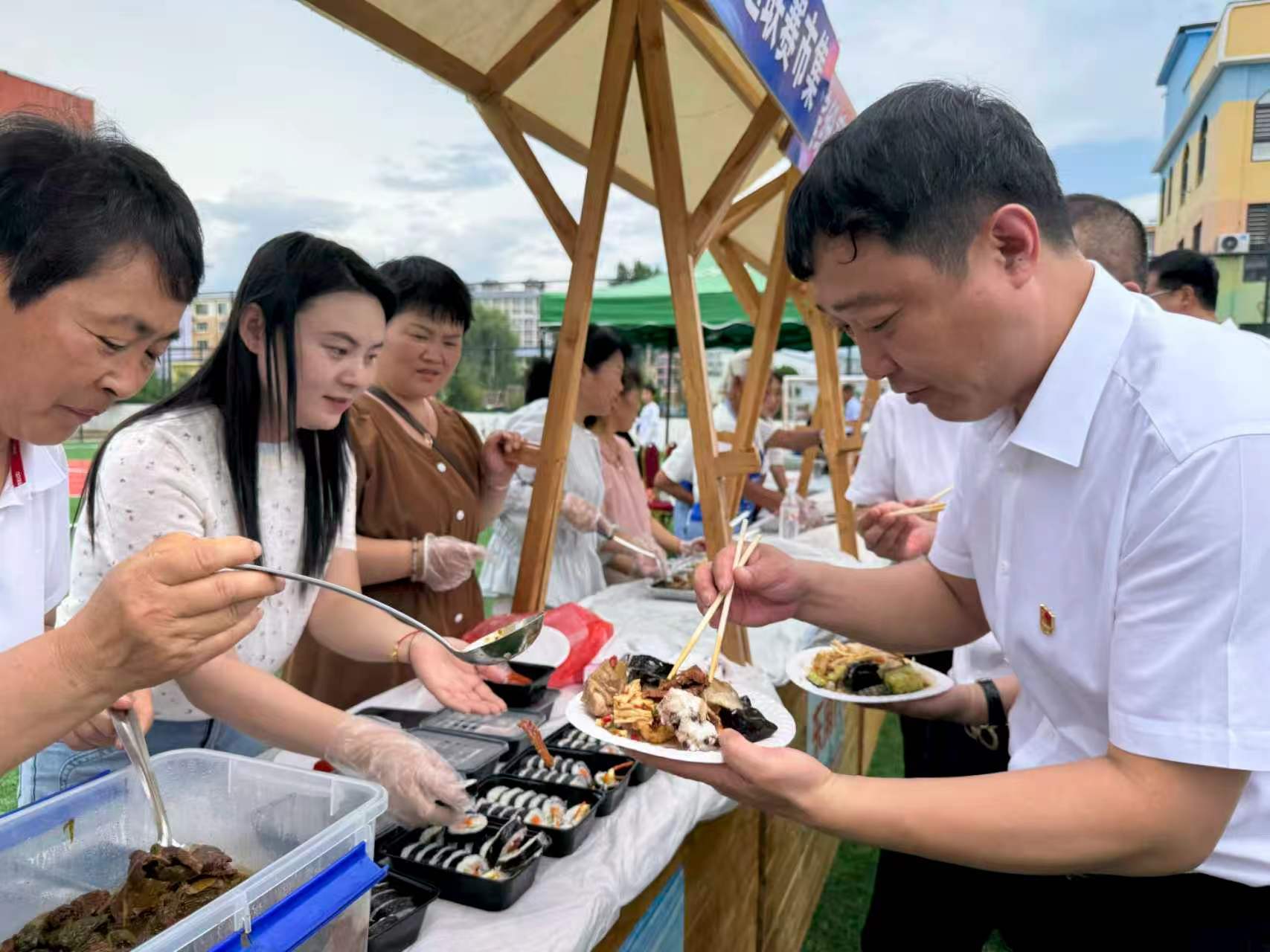和龍：美食飄香暖民心 守望相助聚鄉情