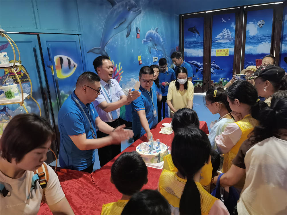 高原添新丁，萌豚徵黔名！貴州海洋館成功批次繁育三隻小海豚，邀您為“高原寶寶”起名