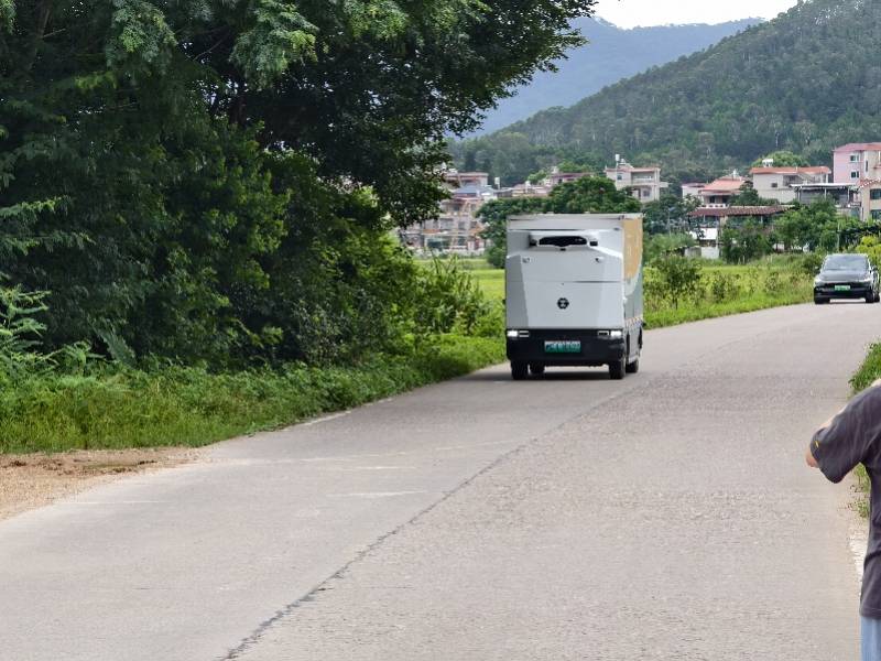 當無人車開進鄉村送快遞，廣東萬餘建制村實現多快遞品牌覆蓋