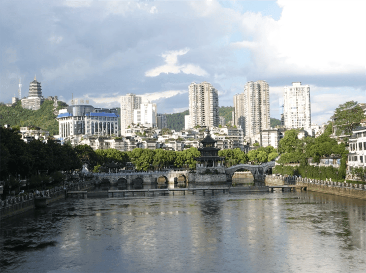 暑期旅遊人氣高漲 甲秀南明熱力全開