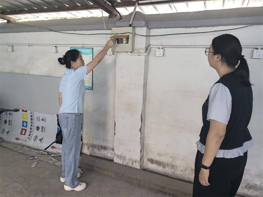 繃緊防汛防颱安全弦 合肥市蚌埠路第五小學開展臺風防範專項工作