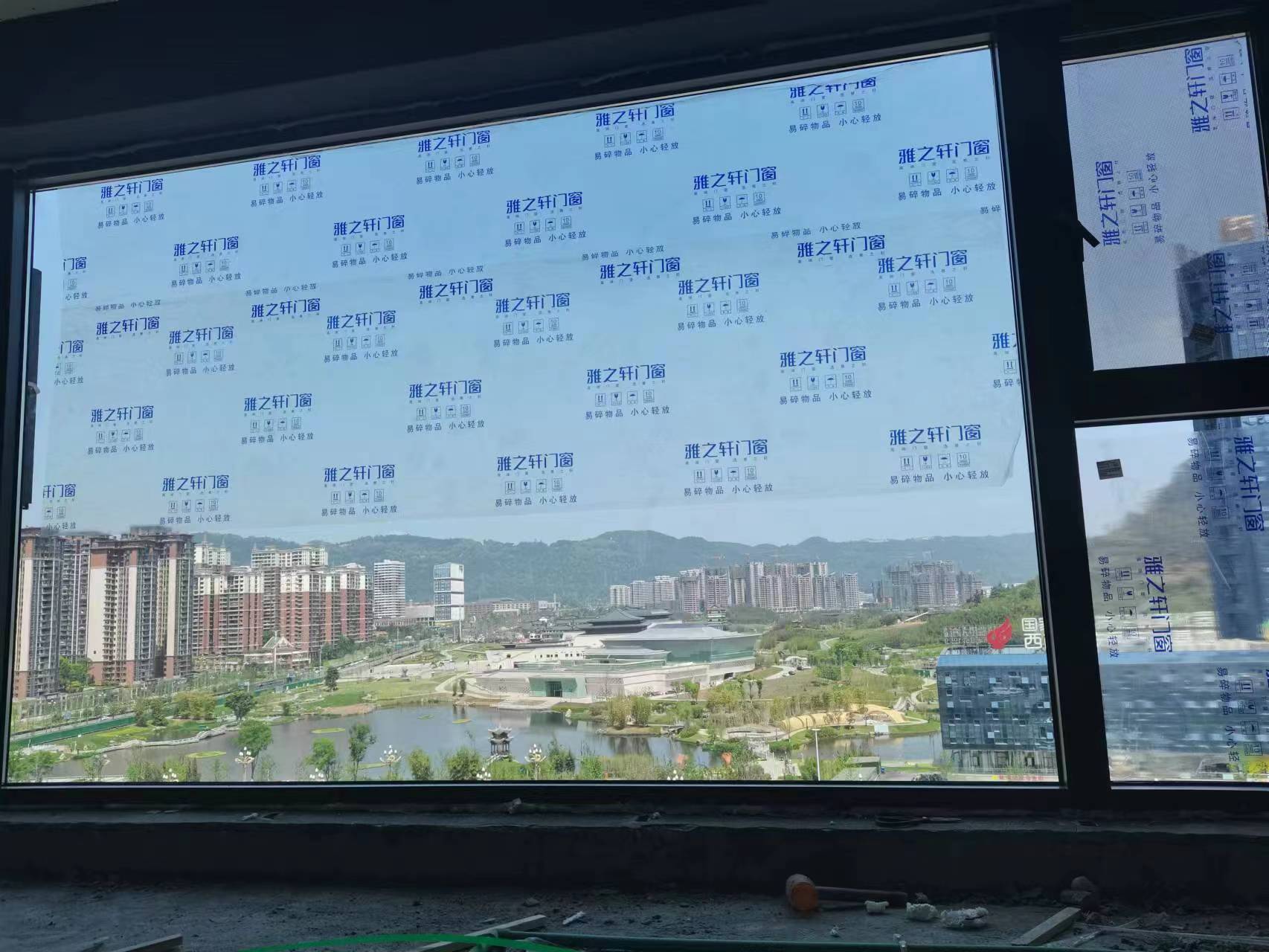 外地廣東門窗與西南本土門窗對比解析，雅之軒本土生產適配區域氣候