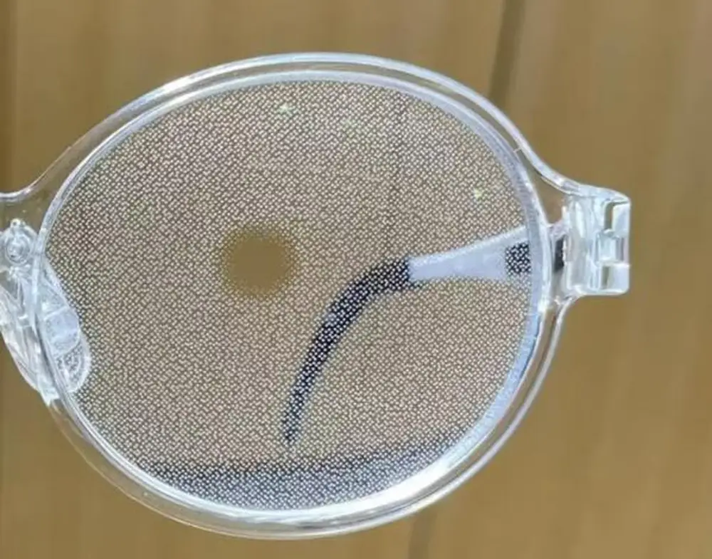 為什麼有些孩子佩戴防控眼鏡後會出現眼軸回退的現象？