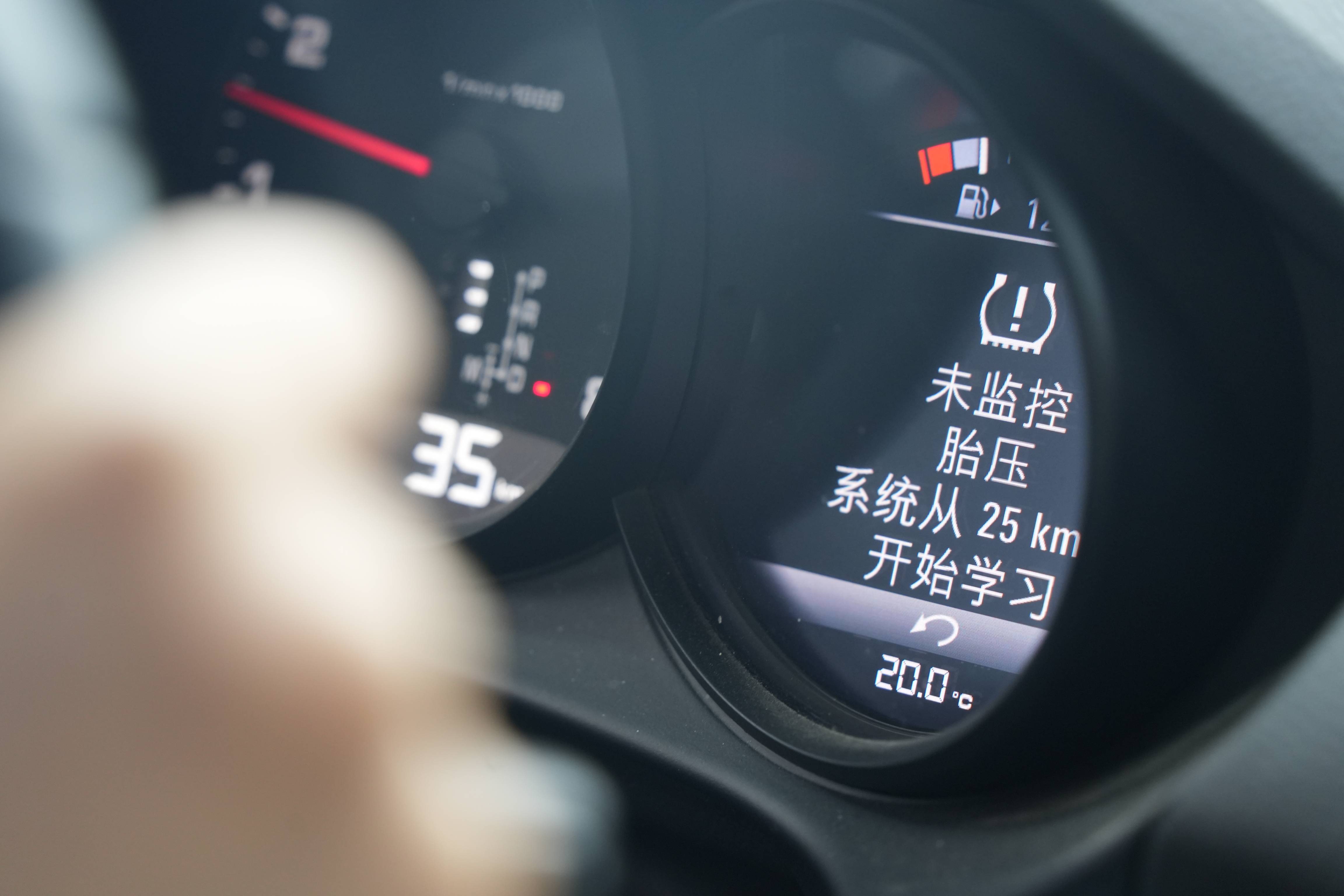 大理通報“百元豪車租賃亂象”：涉事車行被立案調查，啟動汽車租賃行業專項整治行動