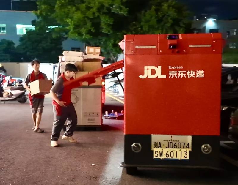 深圳無人夜間物流：3個月時間線路爆發式增長，市民收件更快