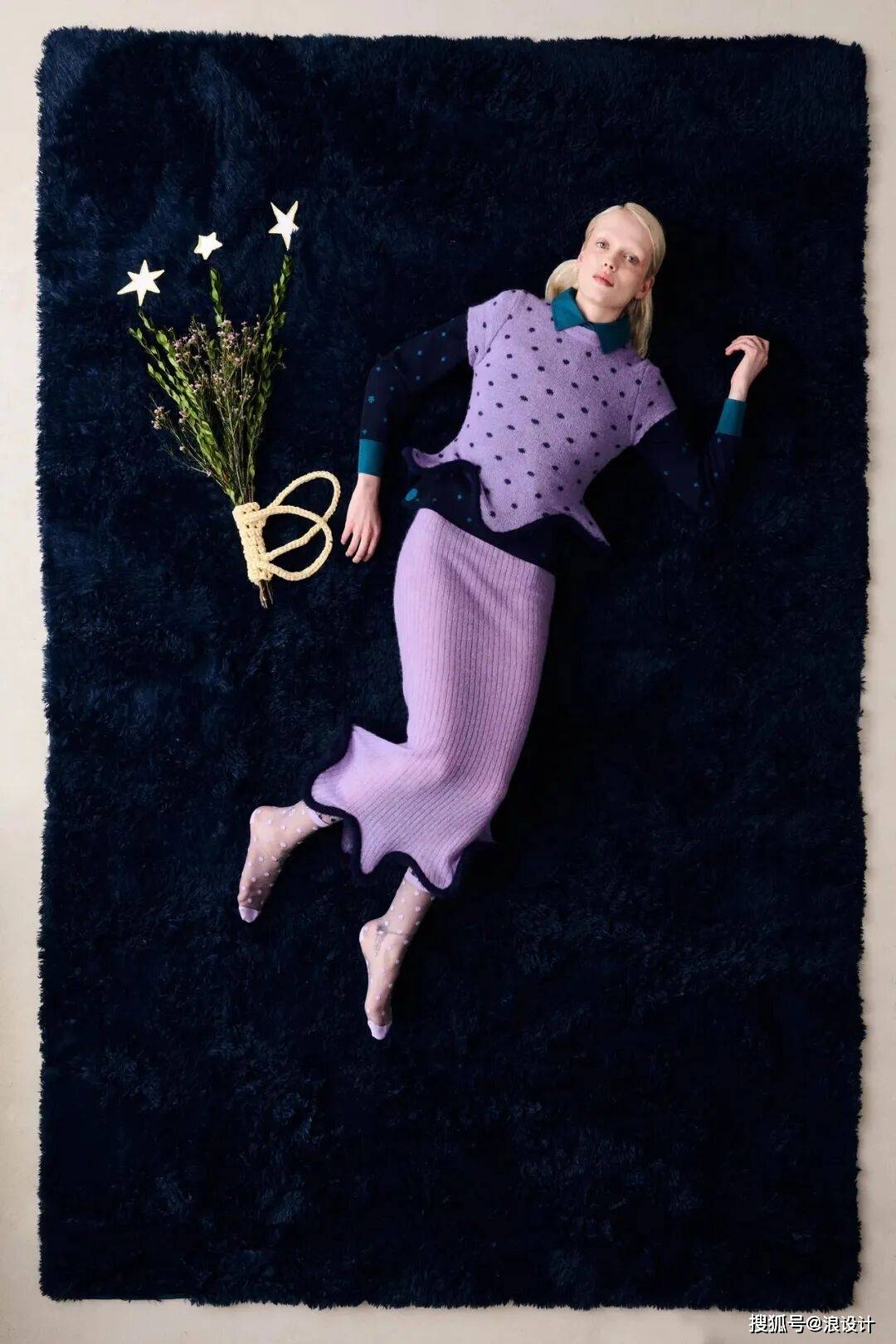 月亮波浪裙邊+星星刺繡，把‘銀河’穿身上，去繁就簡！