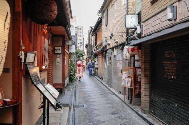 韓國網紅怒曝日本京都飯店搞“陰陽選單”，同行中國女性索要日文選單時被反覆問“會日語嗎？”
