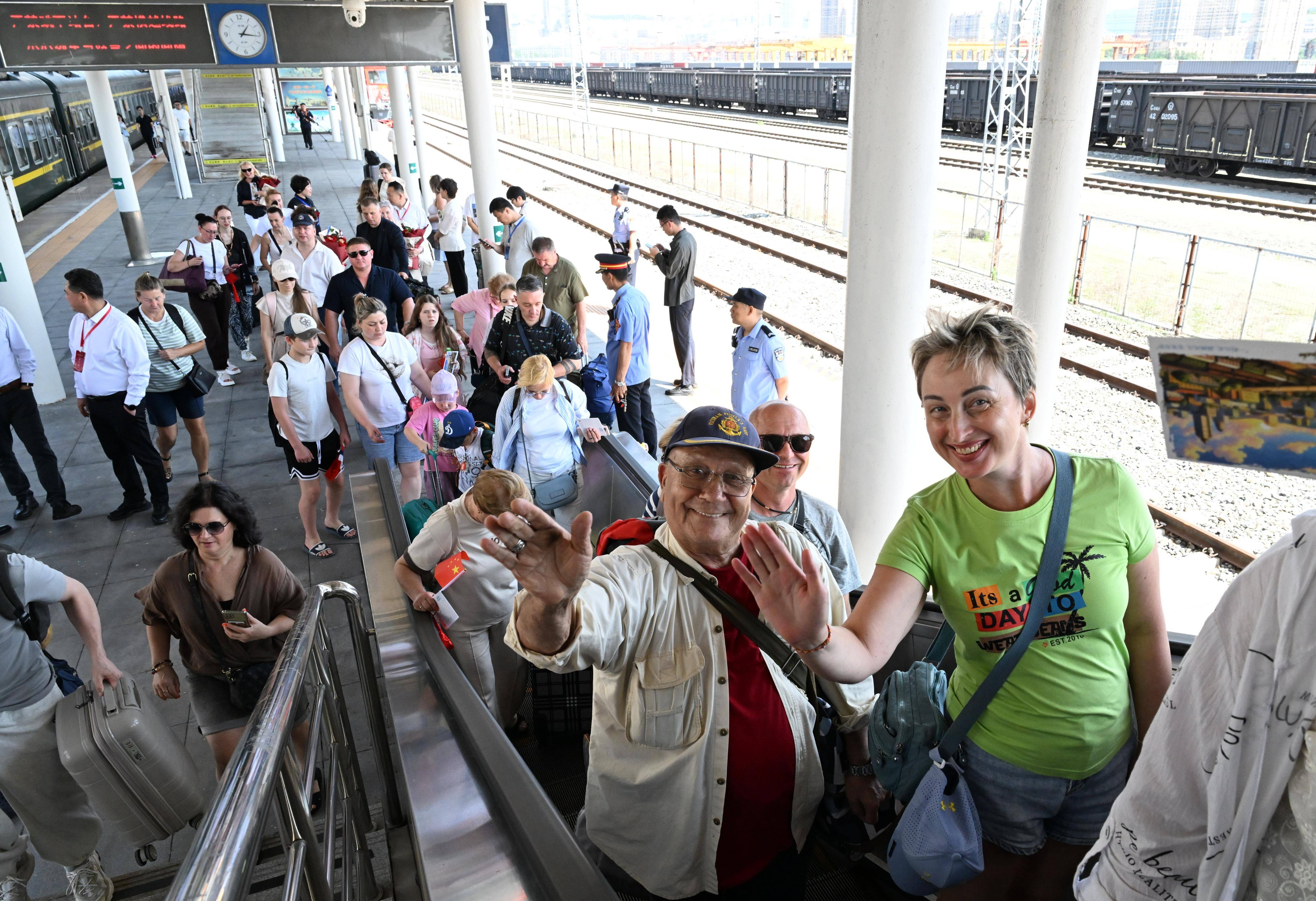“綏芬河-符拉迪沃斯托克”中俄跨境旅遊專列試運營#