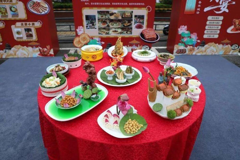 “品味濟南·煙火天橋”泉水美食文化季啟幕，百餘種特色美食持續三天飄香