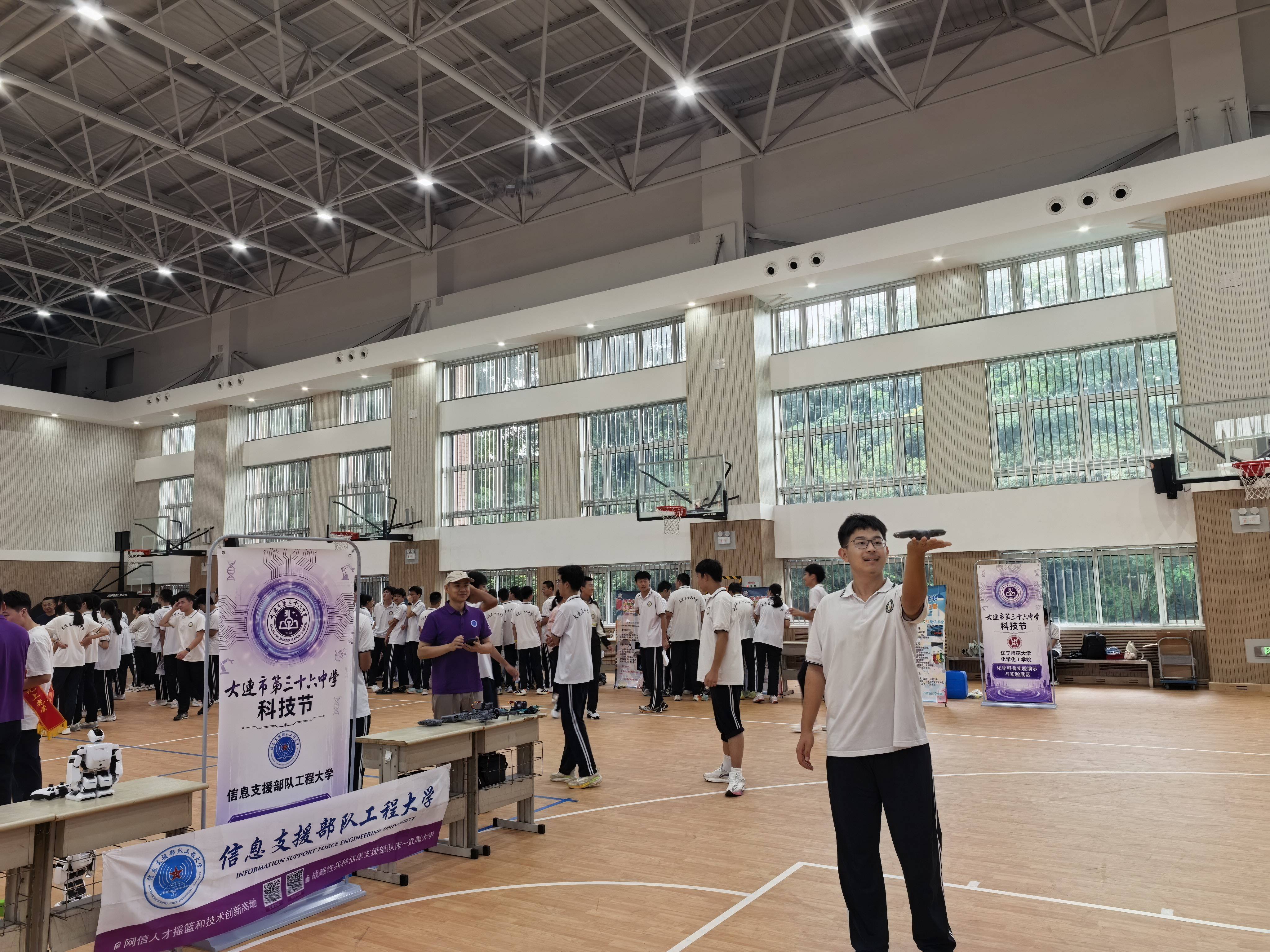 硬核展品進校園 沉浸式國防教育課堂太燃了