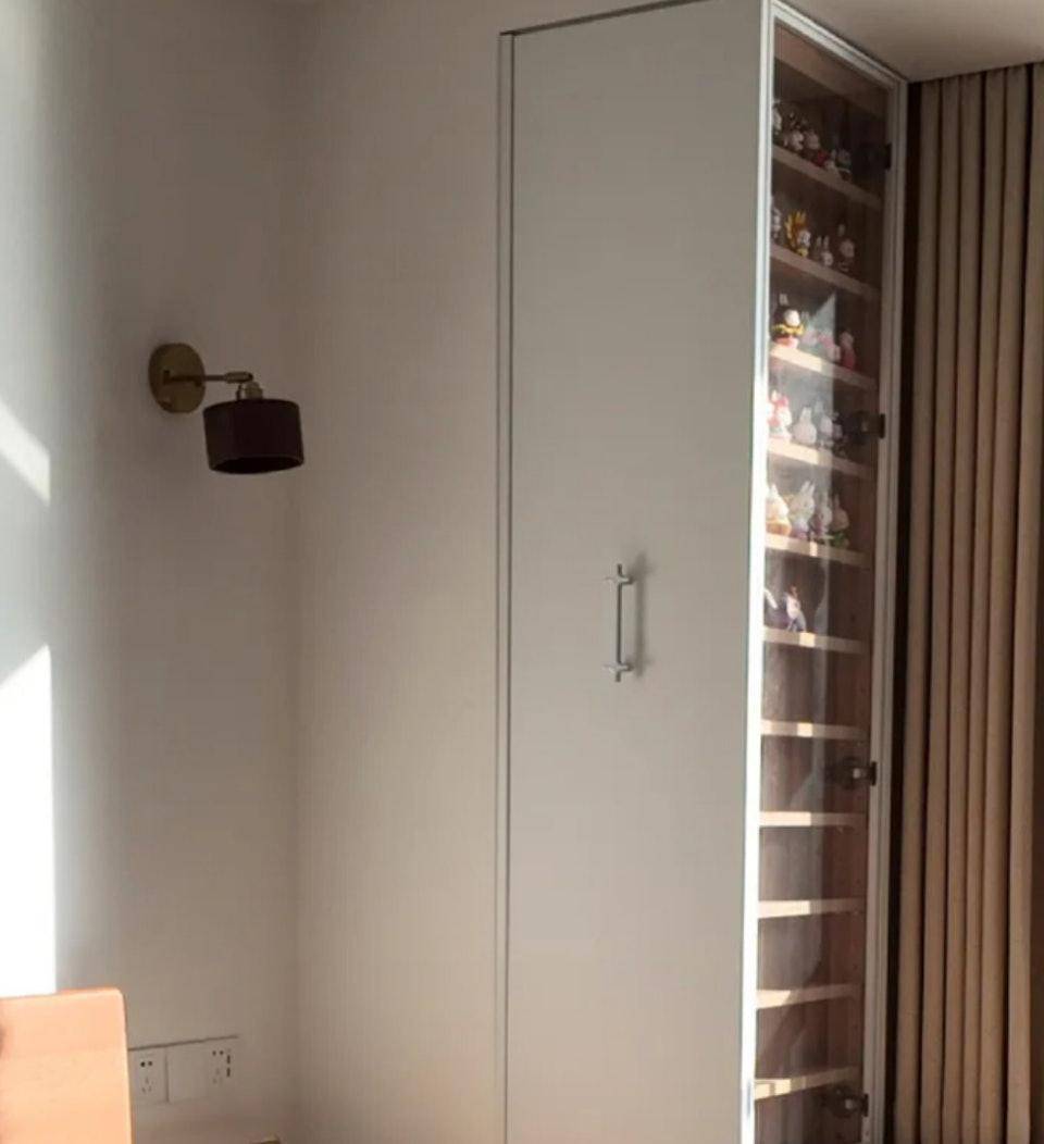 原創穀子買得越多越危險？女生在臥室收藏數百件周邊後，確診甲醛中毒