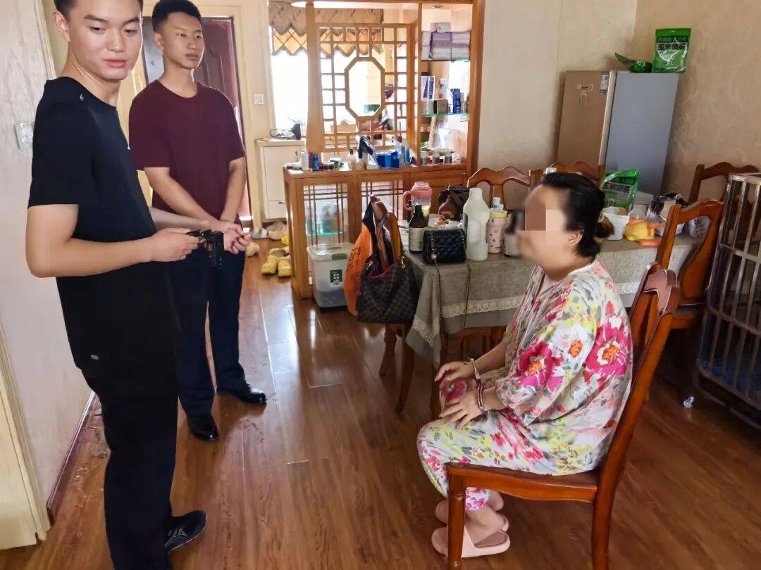 “專業代購”包包的36歲宜昌女“留學生”，栽了…