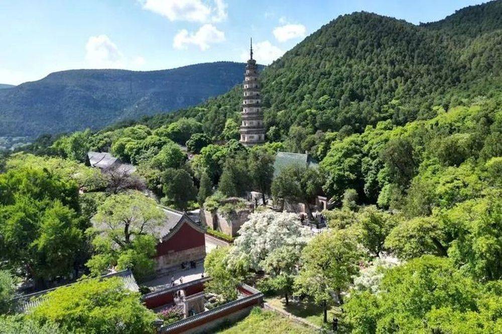 整個九月，山東省內大學生可免費遊靈巖