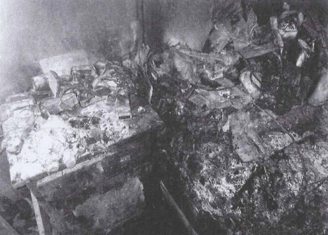 在床邊給電動車電池充電，男子重傷身亡，家屬向房東索賠110餘萬，法院判決→