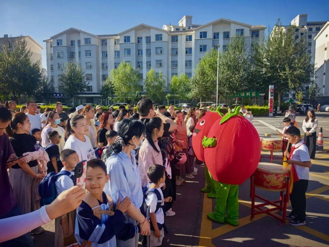 萌娃報到！我市多所小學舉行秋季開學典禮暨一年級迎新儀式