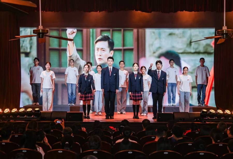 開學首日區校合作再結碩果，黃浦這兩所中學正式揭牌