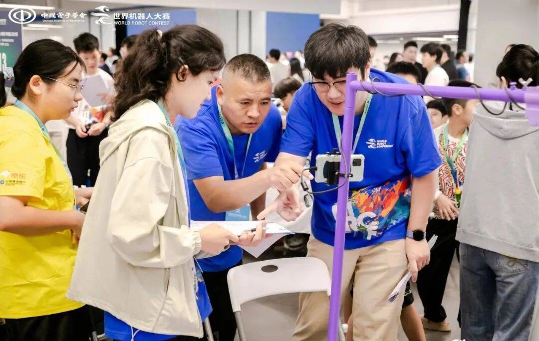 世界機器人大賽前三甲，出自這所邊疆小學！