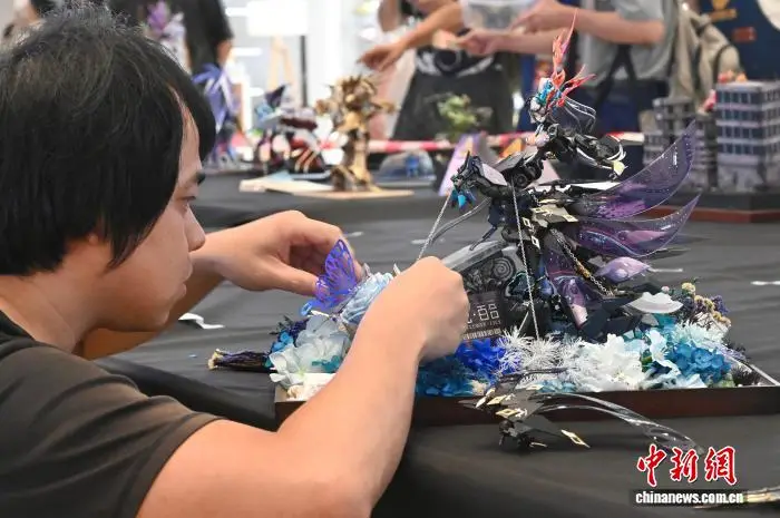 動漫機甲微縮模型同臺競技 數百高手競逐“香港國際模型大賽2026”