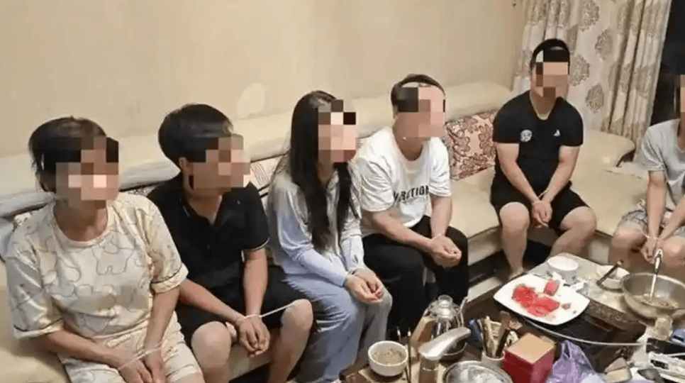 新加坡人組團“騙錢”！52人全部被抓，中國法律沒有外國人？
