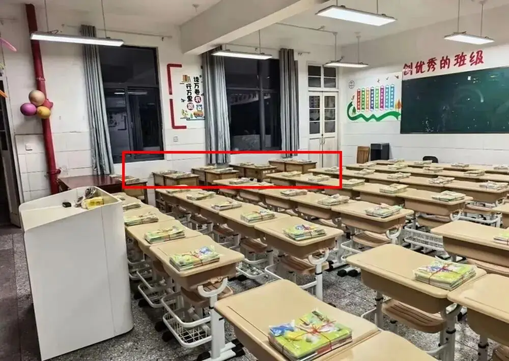 “小學家長自費換桌椅，349元一套”引質疑，校方最新回應