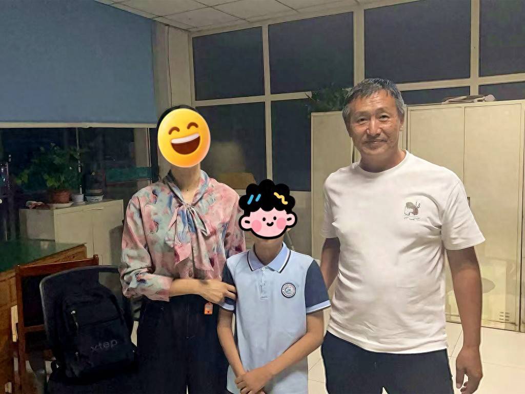 小學生放學坐錯公交，即墨溫馨巴士司機“臨時監護”獲家長點贊