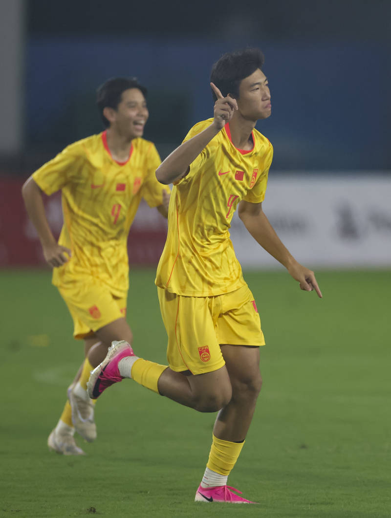 觀察：17歲高中生入選中國男子成年國家隊，是天賦異稟還是拔苗助長？
