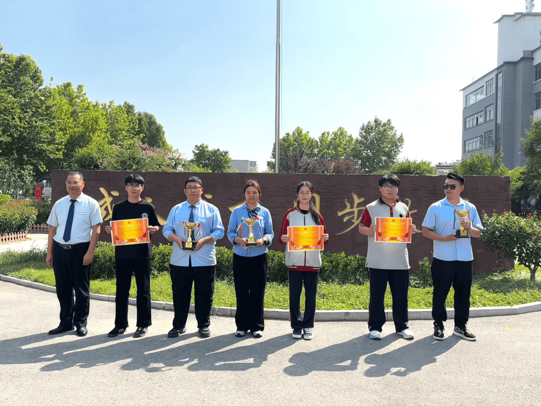 12支隊伍同臺競技，臨沂魯州高階中學拔河比賽落幕