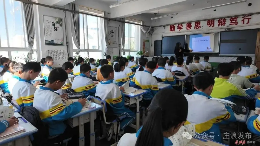 三尺講臺二十載 匠心育人守初心——記水洛中學教師馬莉紅