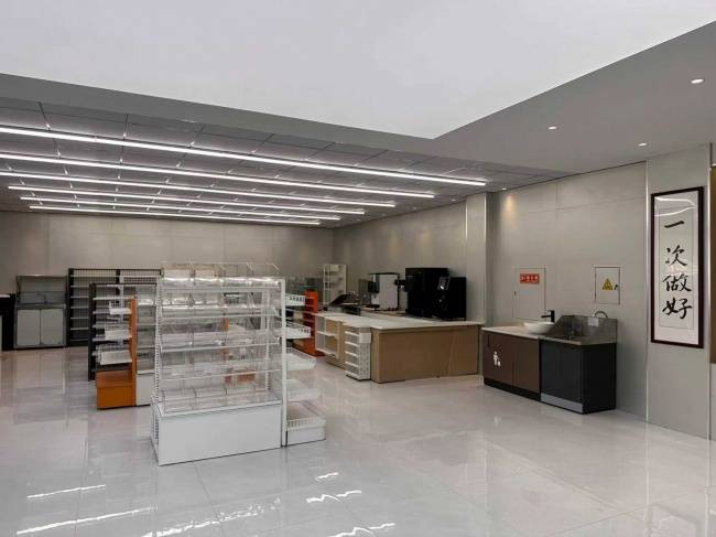 全家便利店貨架方案：昌悅模組化定製解析