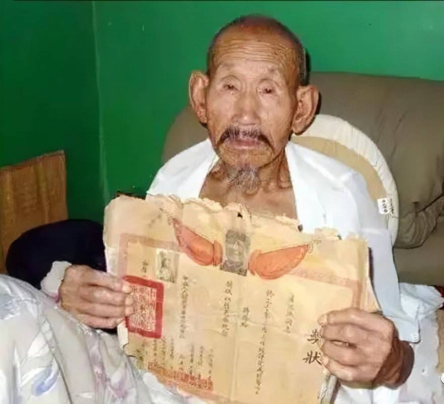 原創好色成性的匪首周壽娃，侮辱600多名女性，因其四姨太暴露被處決