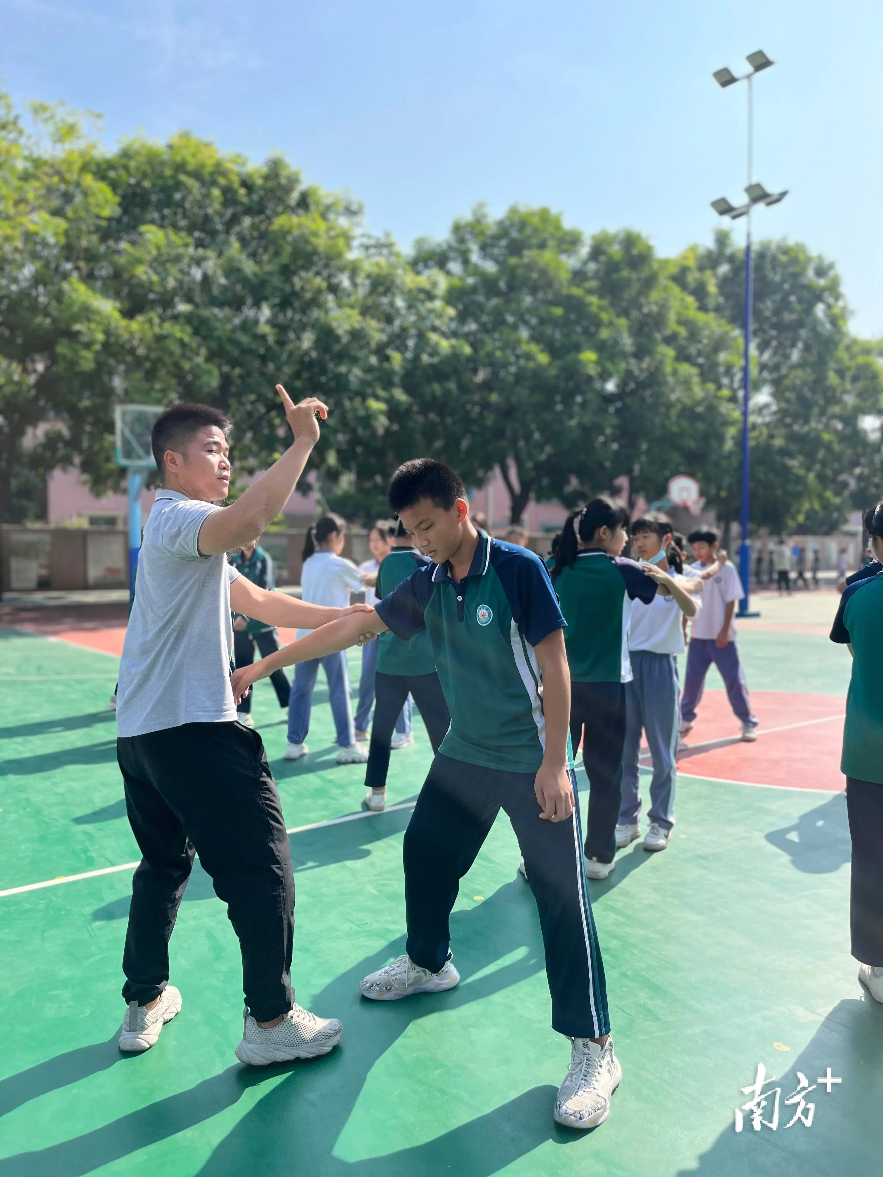 推廣柔道，我的老師最會“摔”｜四會市周開泉小學鄉世豪
