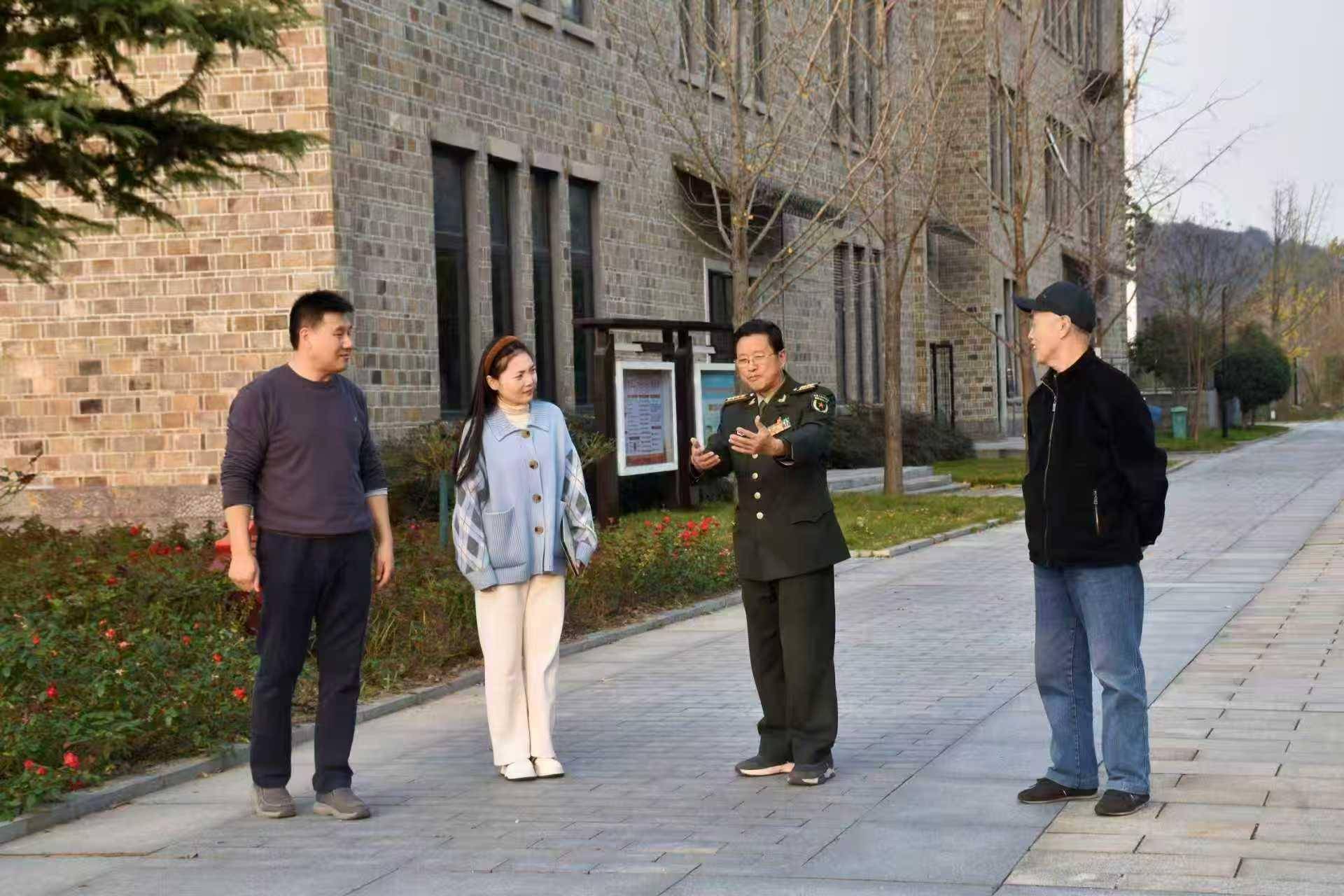 聽著紅軍故事長大，“95後”研究生返鄉執教，把歷史講給更多人聽