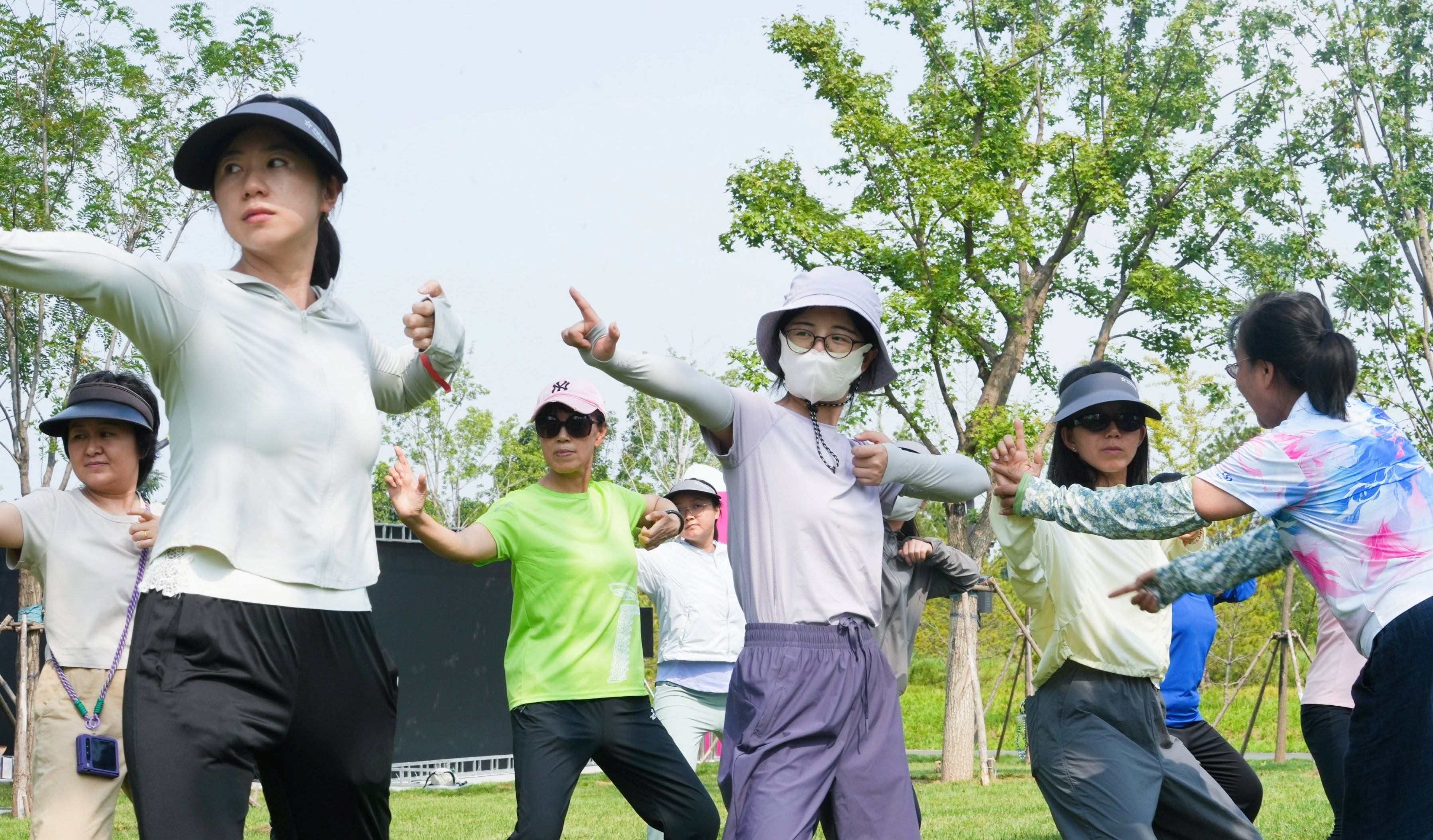 北京體彩中心舉辦“體彩公益潤芳華·她魅力”女性主題健身公益活動