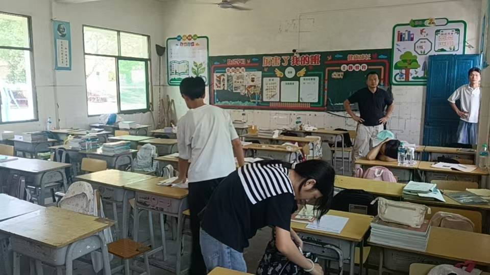 築牢安全防線 守護青春成長 ——尋烏縣澂江中學開展初二年級管制刀具大排查活動
