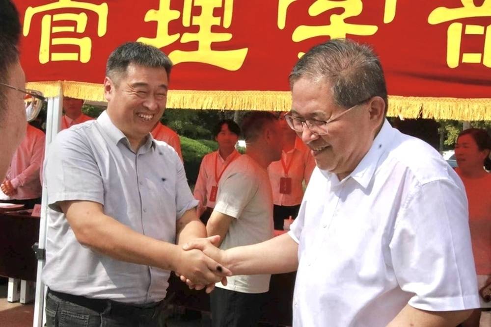 47歲三戰考研大叔開啟研二生活，從大齡新生變身為研二學長，未來希望繼續讀博深造